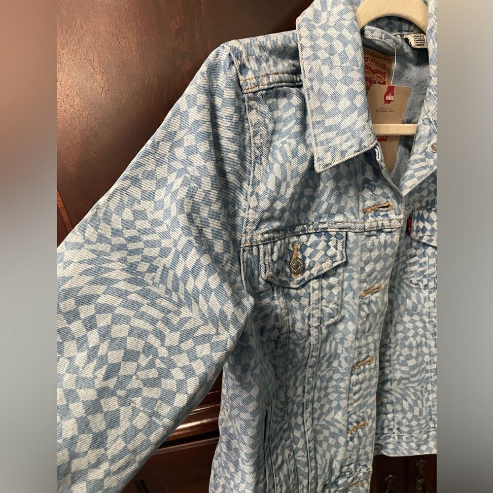LEVI’S DENIM TRUCKER JACKET IN HARPER GEO - Picture 4 of 7